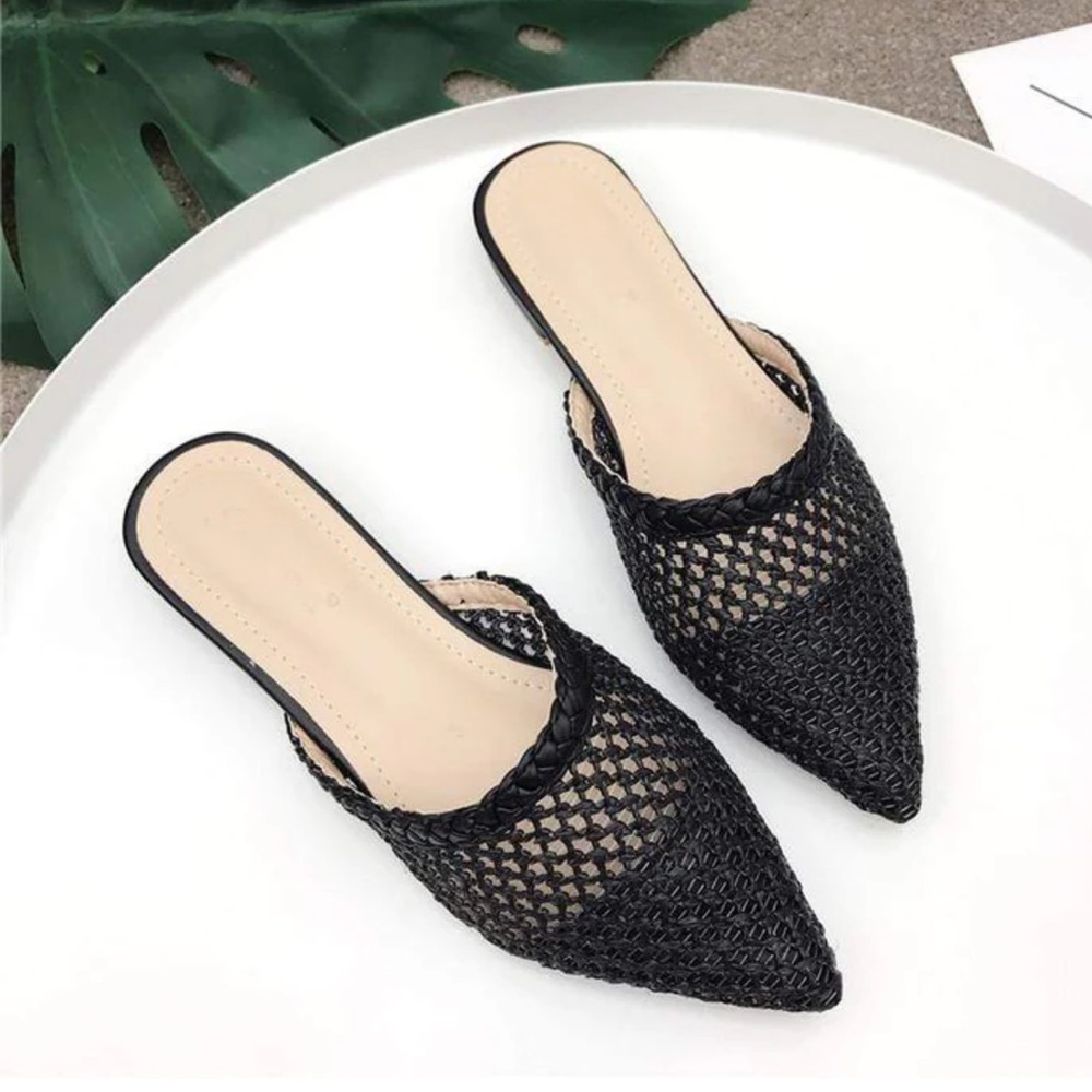 ANN TAYLOR flats